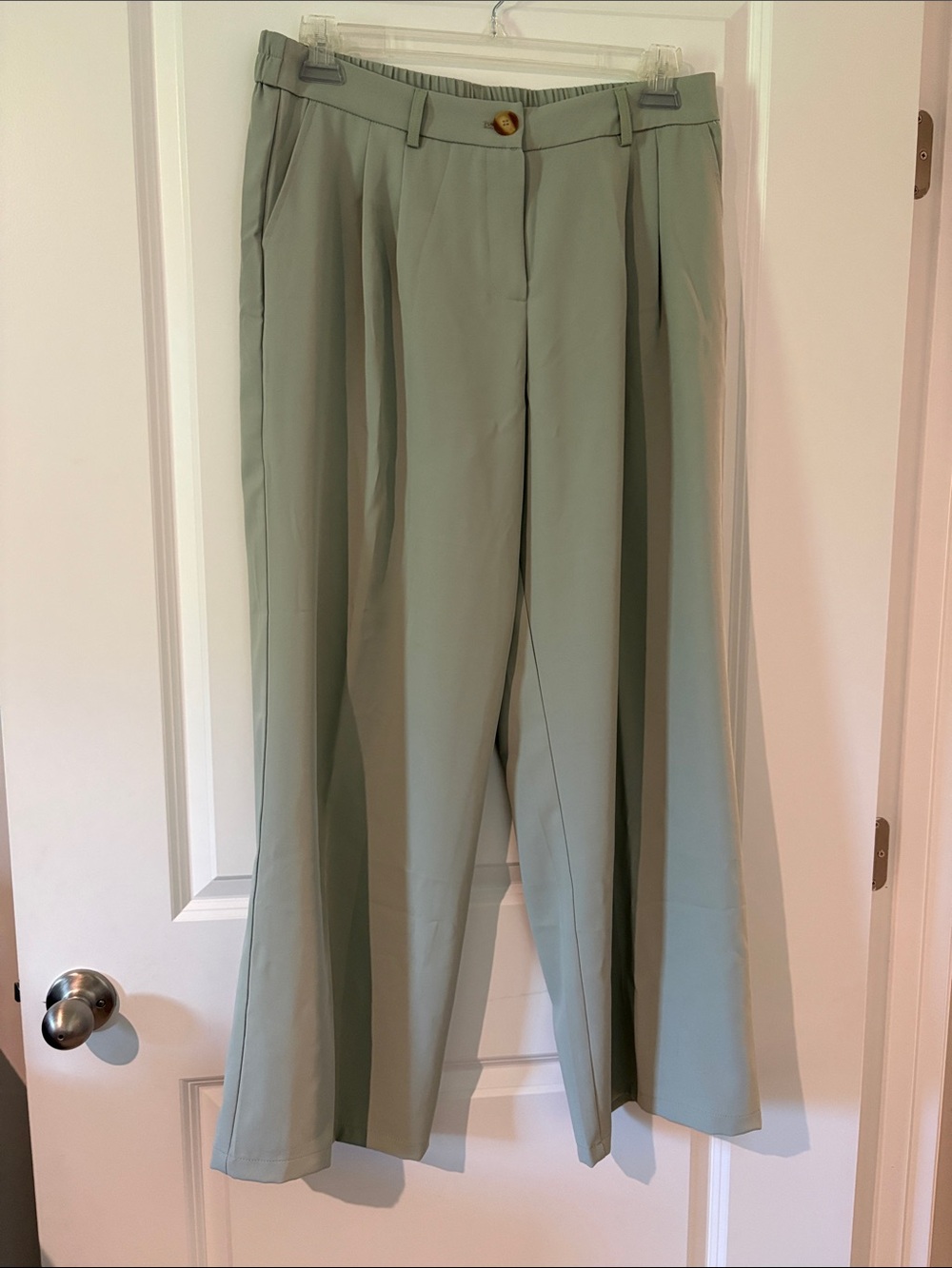 Wide-Leg High-Waist Pants in Sage Green